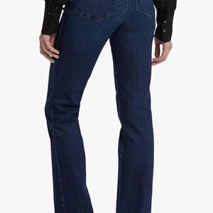 NYDJ Curves 360 Marilyn Straight Jeans  Size 6